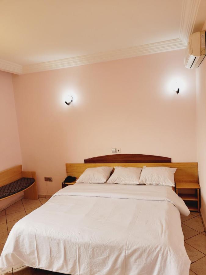 Hotel Altitel Bafoussam Exterior foto