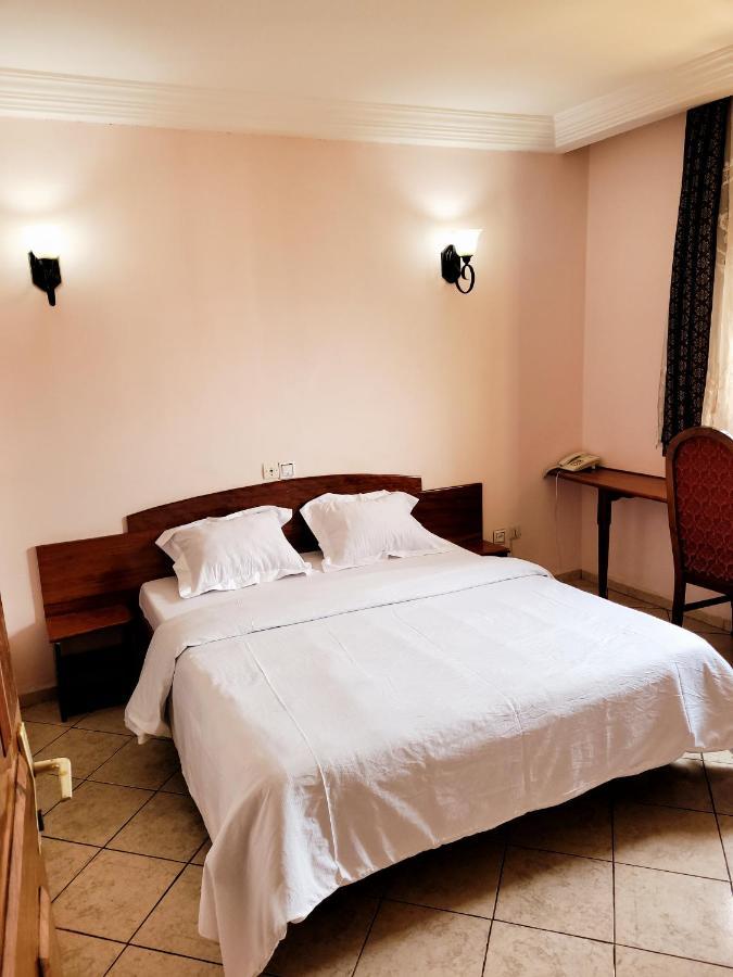 Hotel Altitel Bafoussam Exterior foto