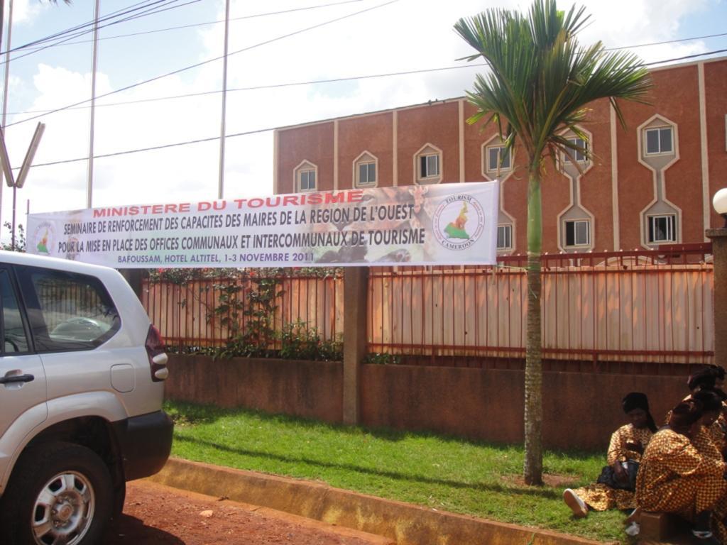 Hotel Altitel Bafoussam Exterior foto